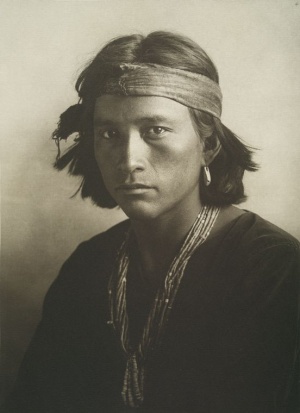 Navajoyouth1907carlmoon.jpg